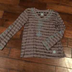 Double D long sleeve embroidered top
